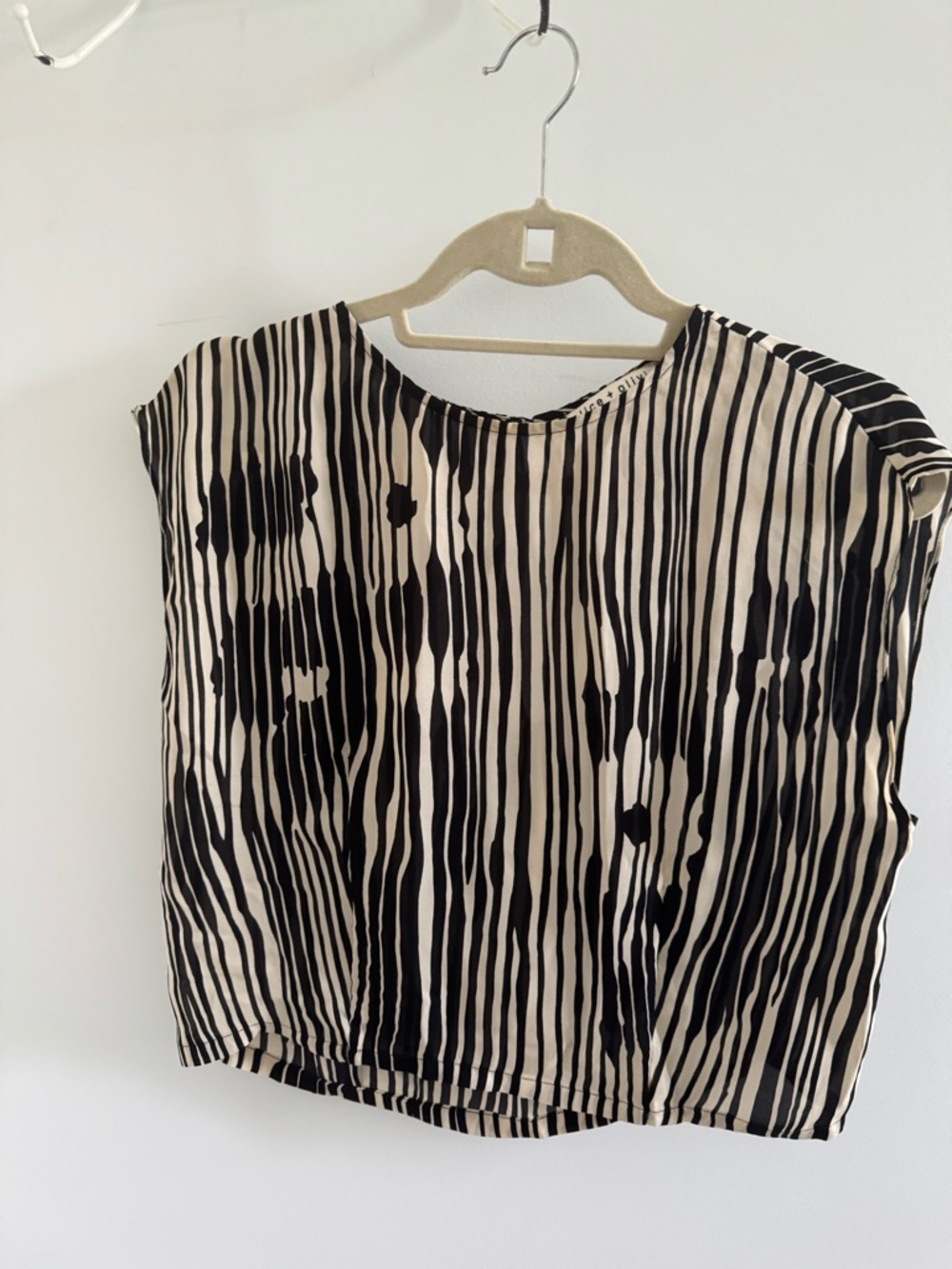 Alice + Olivia Black and Cream Striped Short Sleeve Top